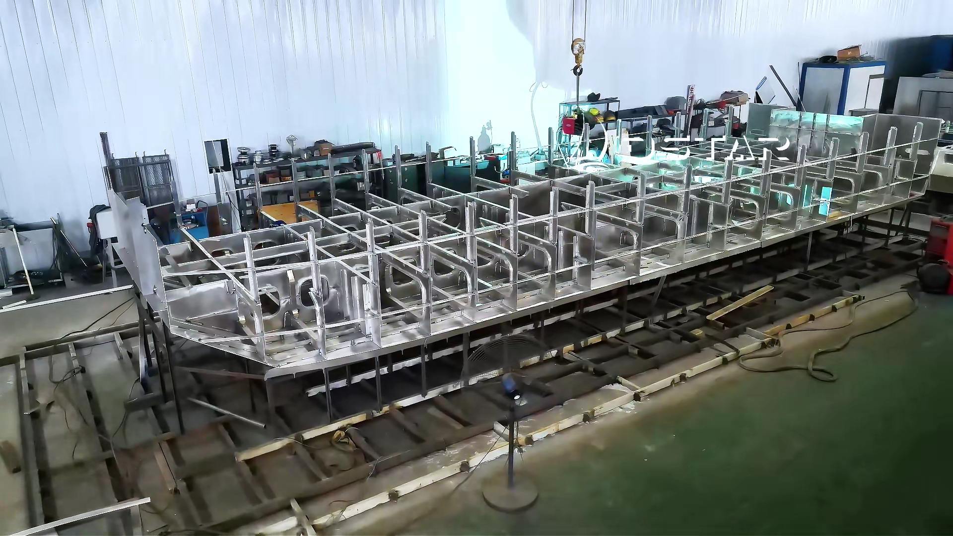 aluminum-barge-on-water aluminum-barge-on-water